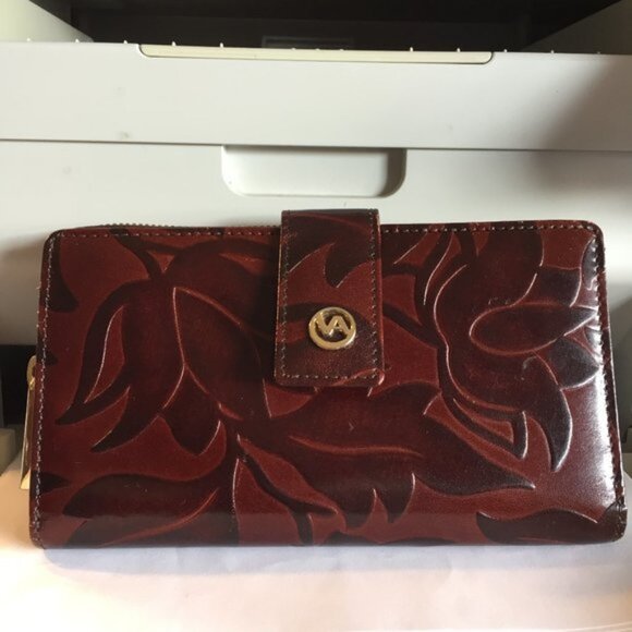 Handbags - VALENTINA LEATHER WALLETS SIZE 7&quot X 4&quot